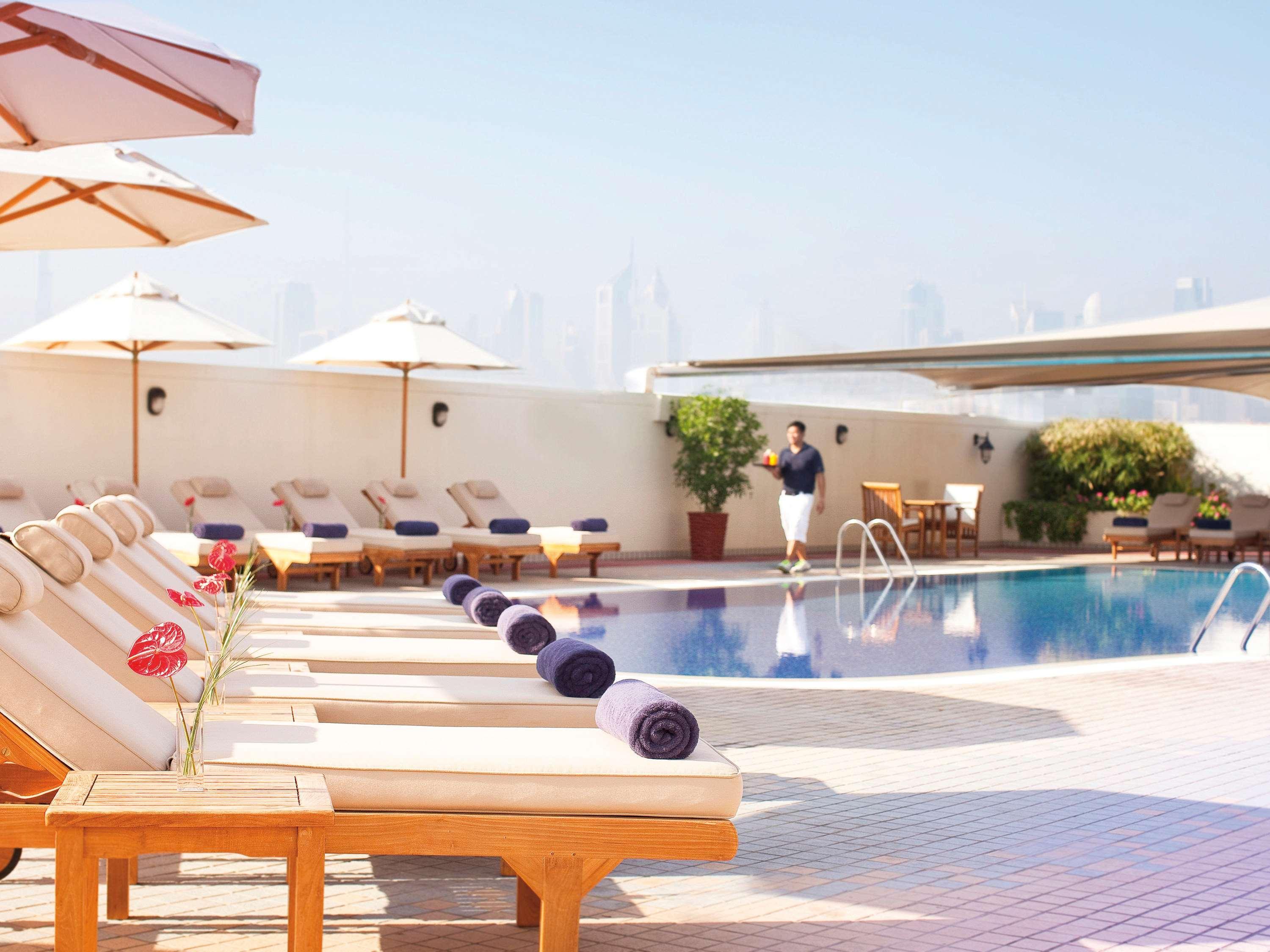 Movenpick Hotel & Apartments Bur Dubai Bagian luar foto